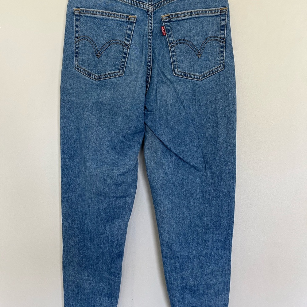 Levi's High Rise Blue Jeans - Picture 7 of 9